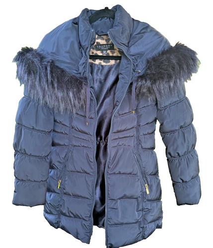 Laundry design puffer - by,