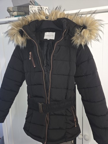 Apricot black puffer jacket - black,